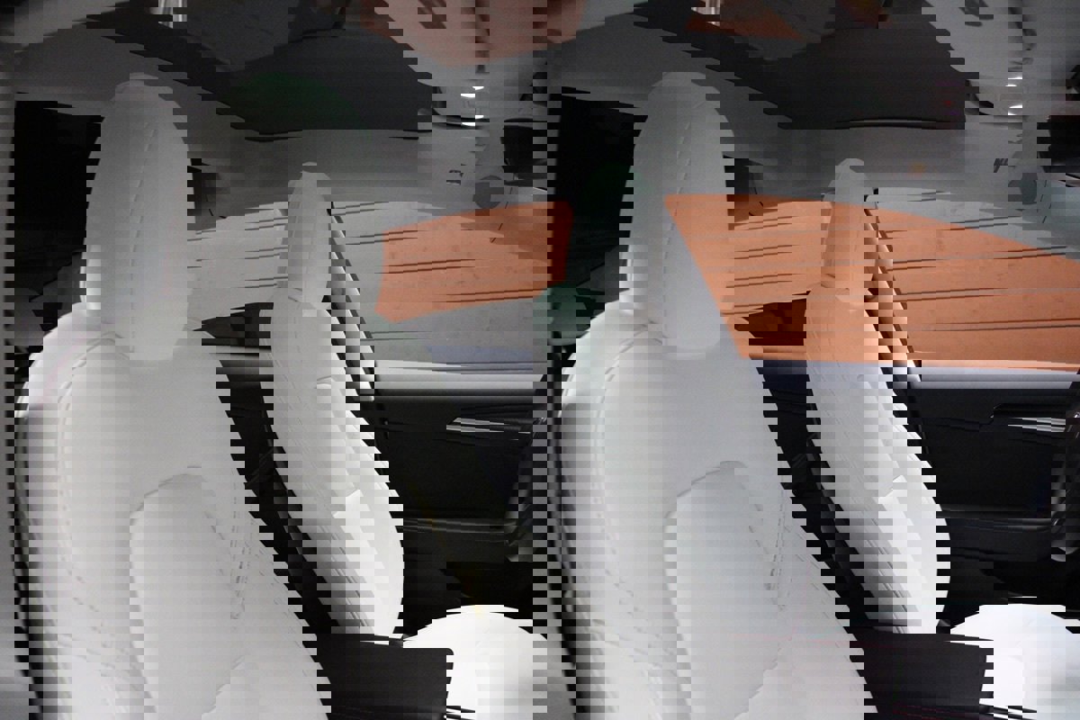 Used 2023 Tesla Model 3 Standard Range image 33