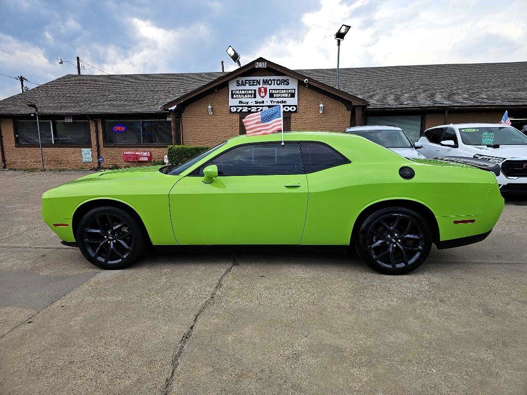 Used 2023 Dodge Challenger SXT w/ Blacktop Package image 7