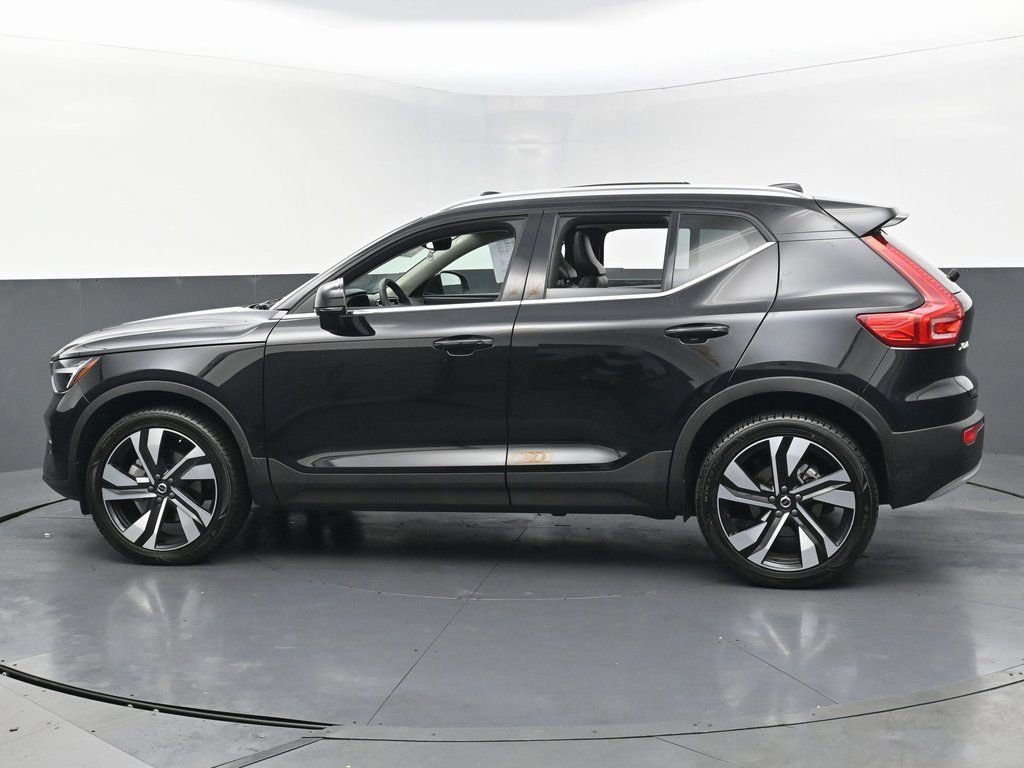 Used 2024 Volvo XC40 B5 Ultimate w/ Protection Package Premier AWD/4WD image 8