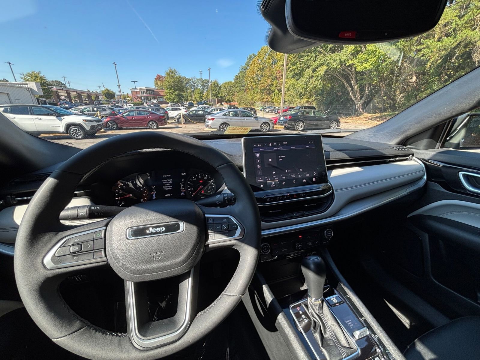 Used 2025 Jeep Compass Limited image 33