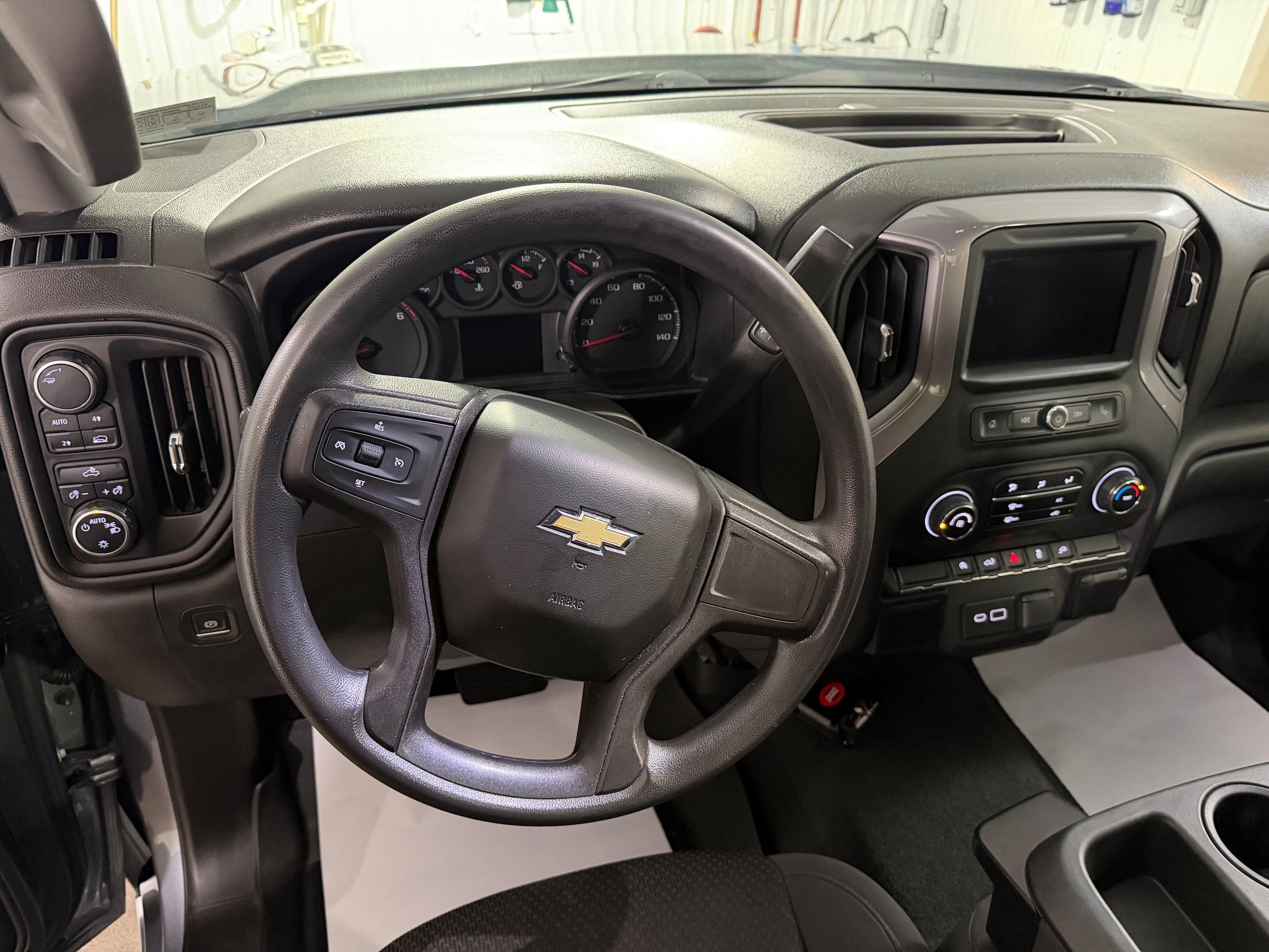 Used 2021 Chevrolet Silverado 1500 Custom AWD/4WD image 9
