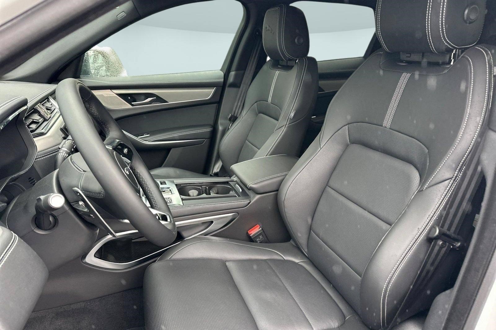 New 2025 Jaguar F-PACE R-Dynamic S AWD/4WD image 4