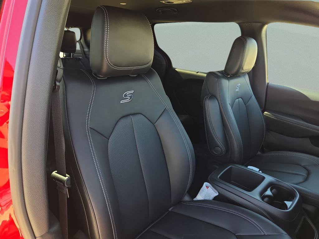 New 2026 Chrysler Pacifica Select w/ S Appearance Package FWD image 32