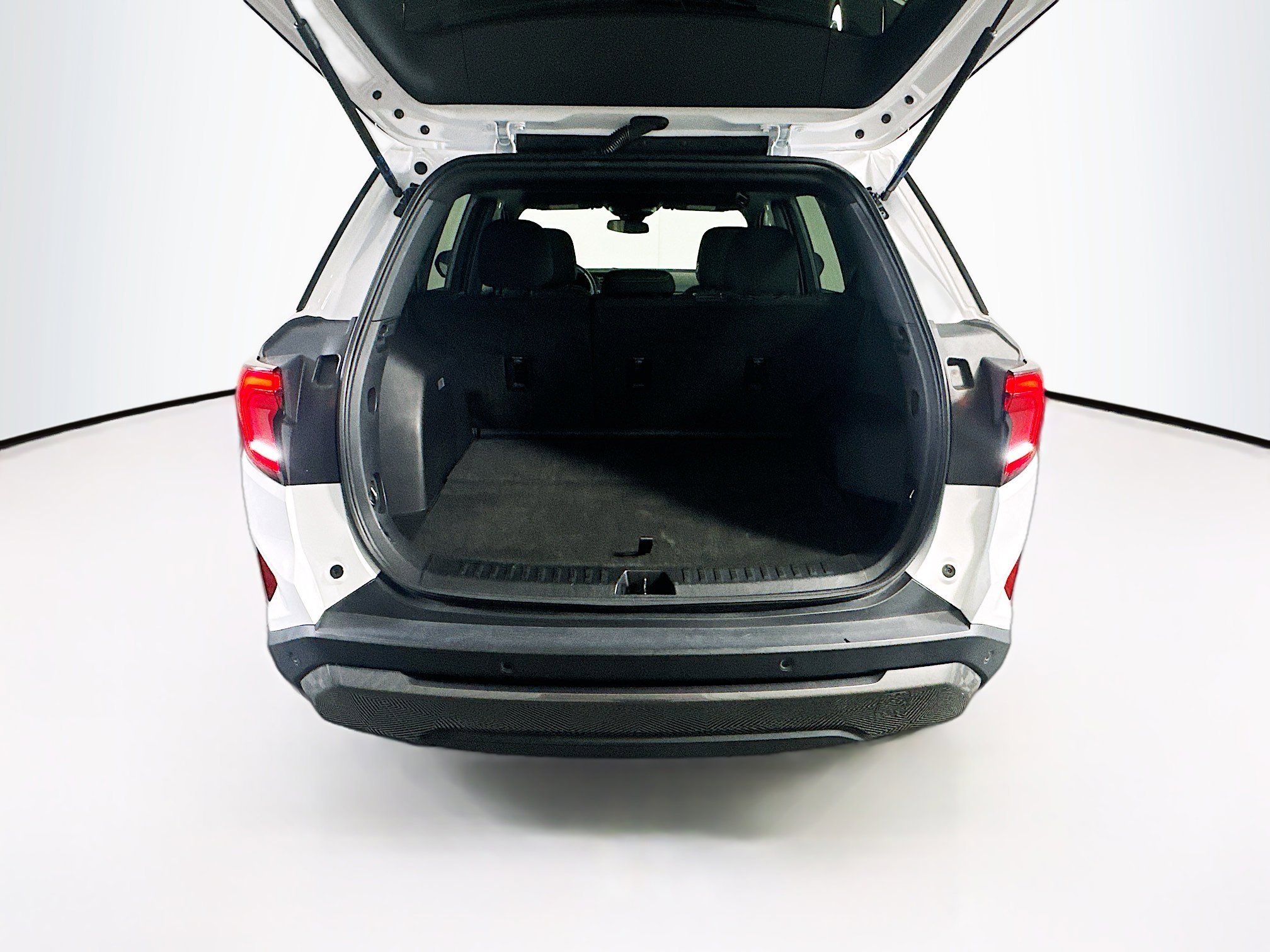 Used 2025 GMC Terrain Elevation image 30