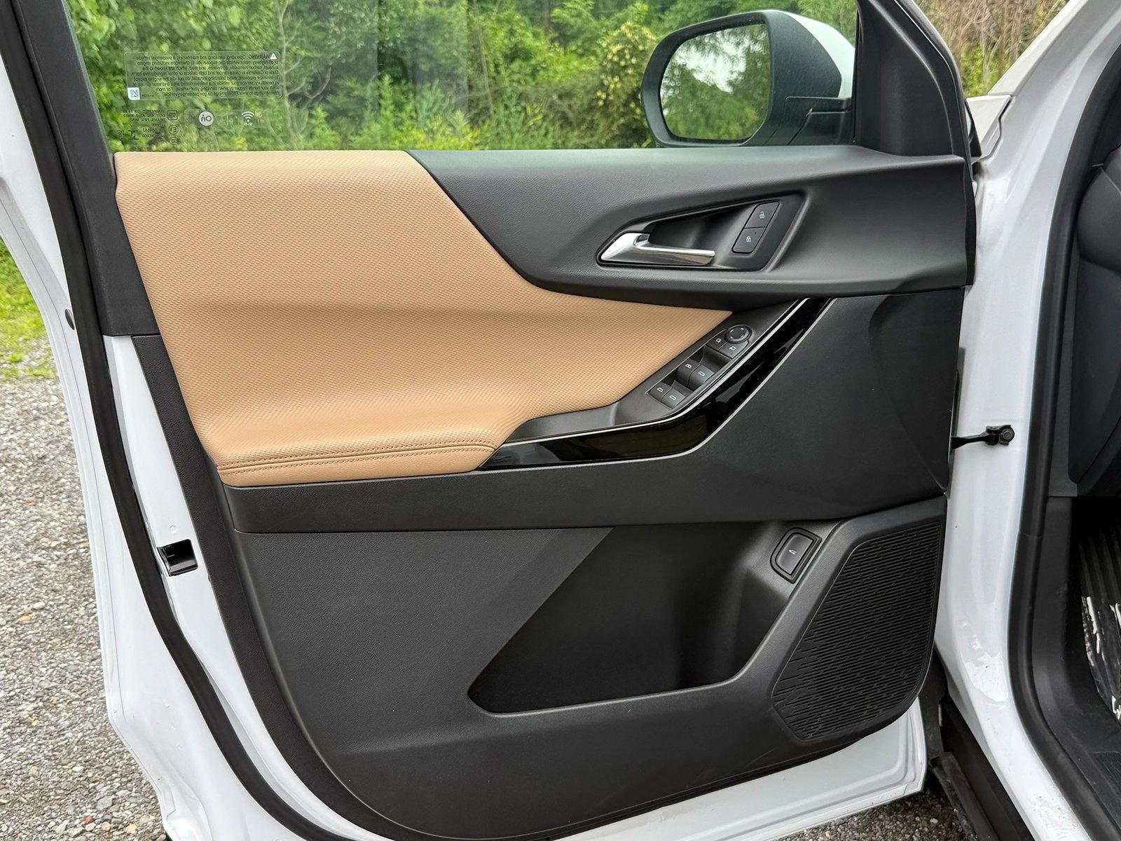 New 2025 Chevrolet Equinox ACTIV w/ Safety and Technology Package image 47