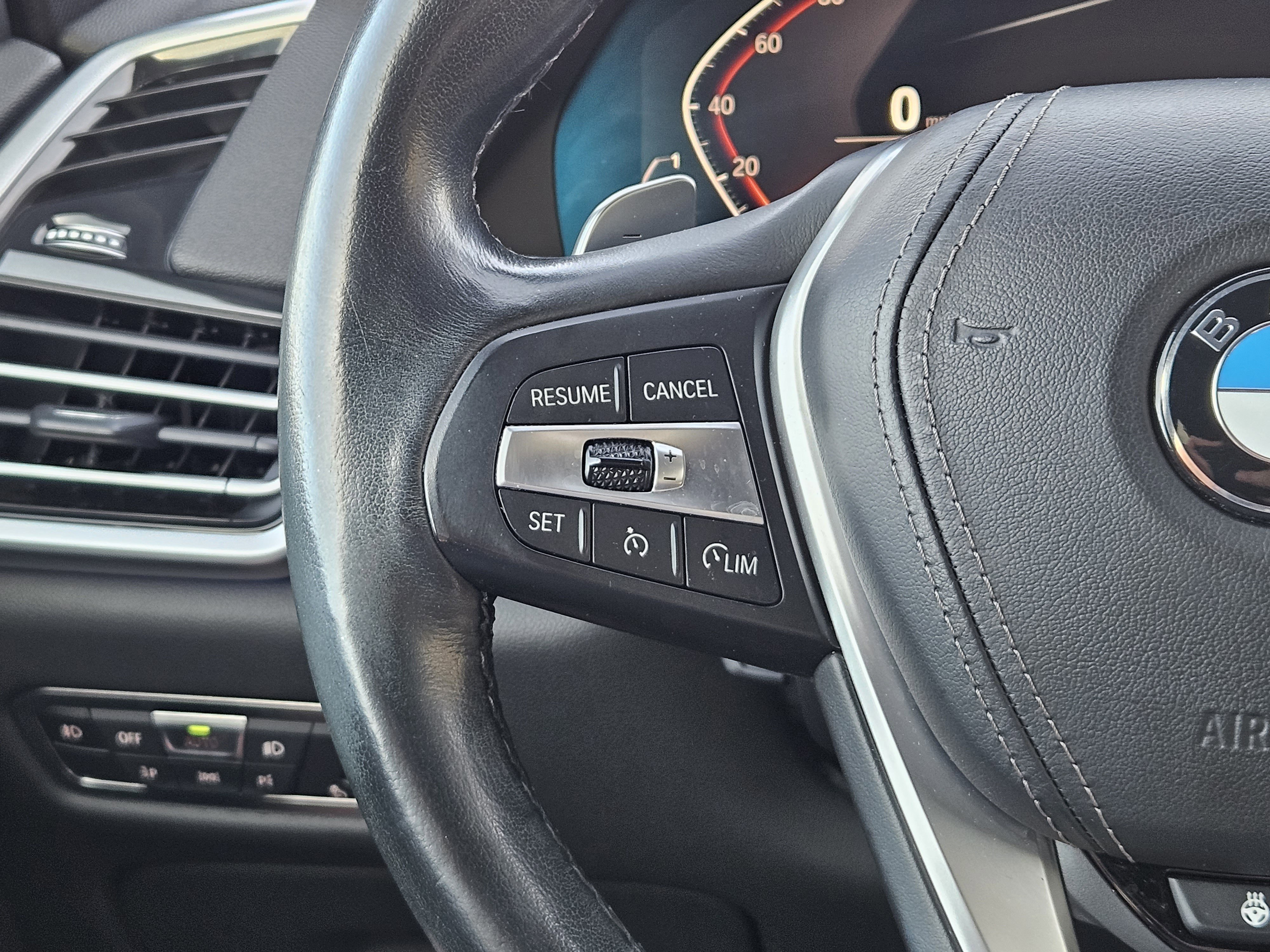 Used 2019 BMW X5 xDrive40i w/ Premium Package image 29