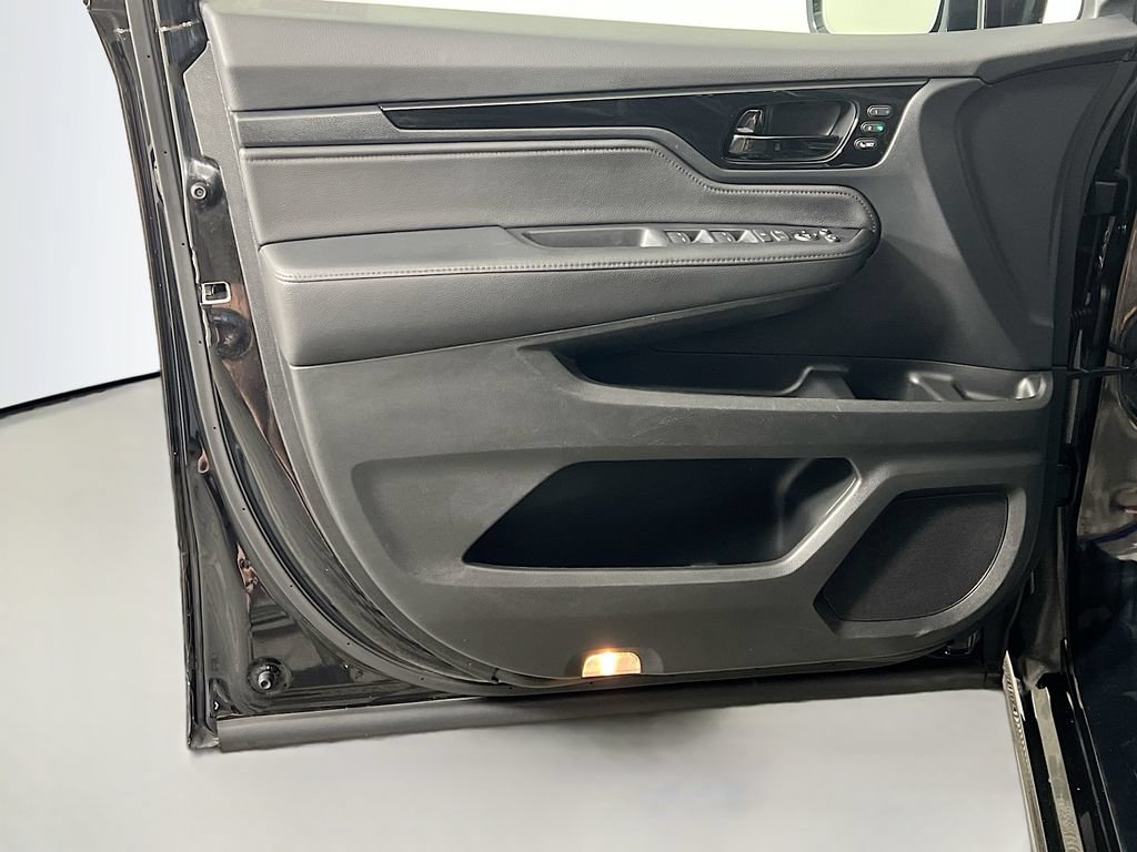 Used 2023 Honda Odyssey Elite image 18