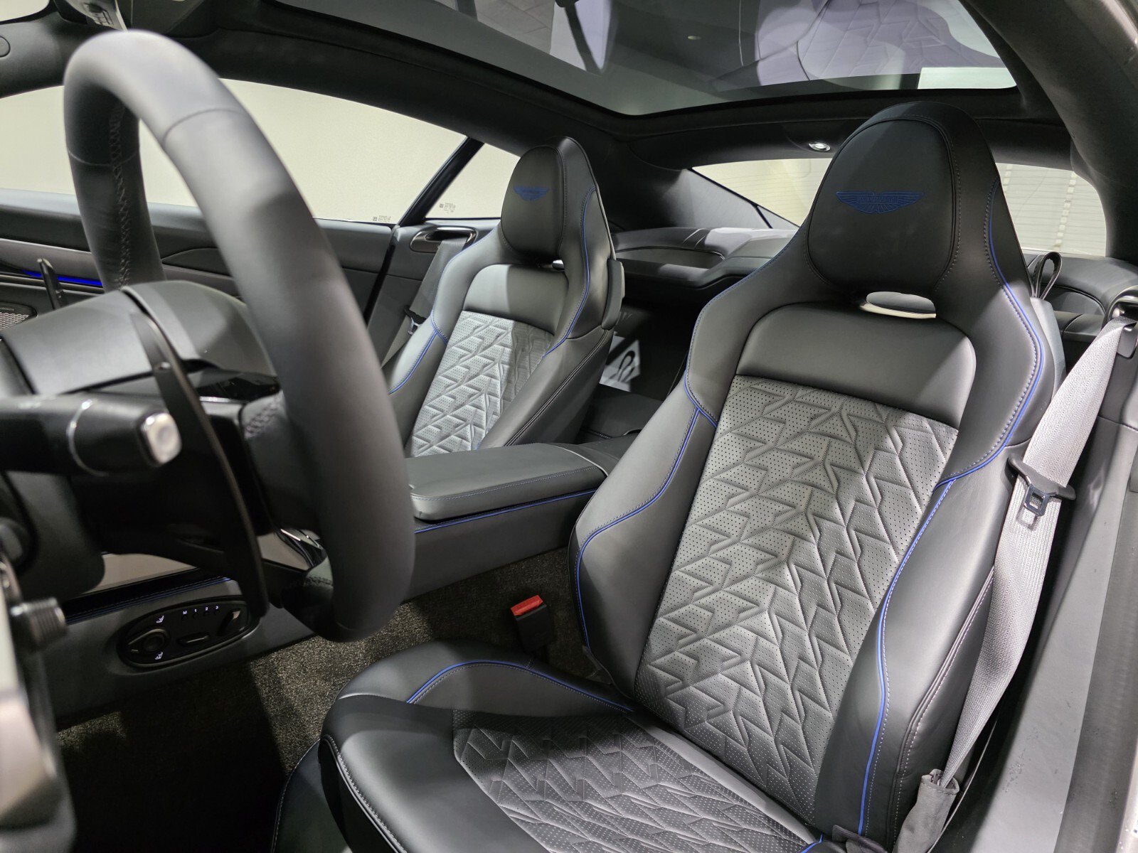 New 2026 Aston Martin Vanquish RWD image 12