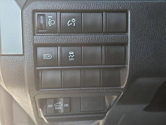 Used 2025 Toyota Tacoma SR5 AWD/4WD image 16