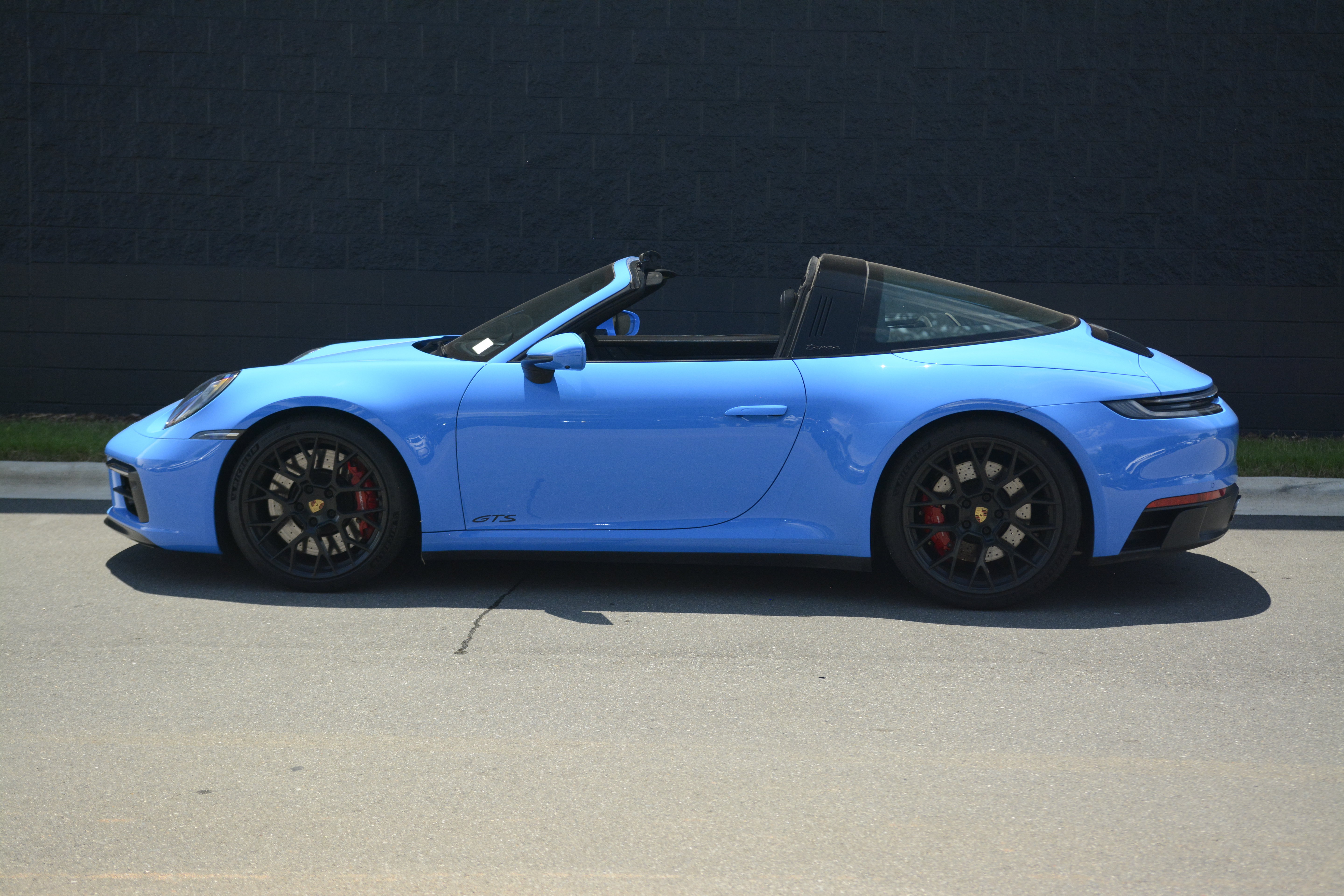 Certified 2022 Porsche 911 Targa 4 GTS AWD/4WD image 2