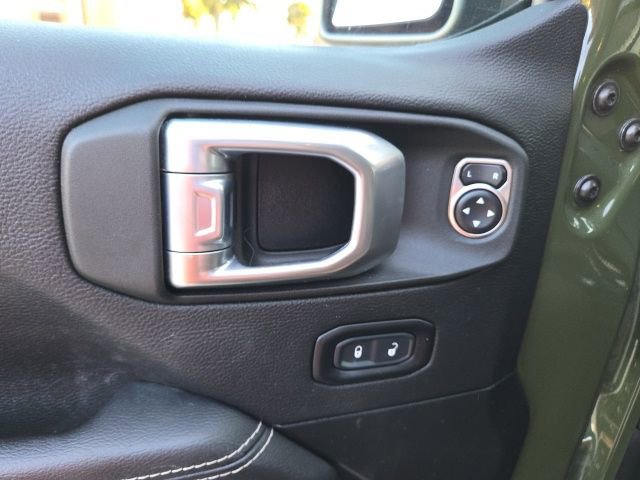 Used 2021 Jeep Wrangler Unlimited Sahara w/ LED Lighting Group AWD/4WD image 7