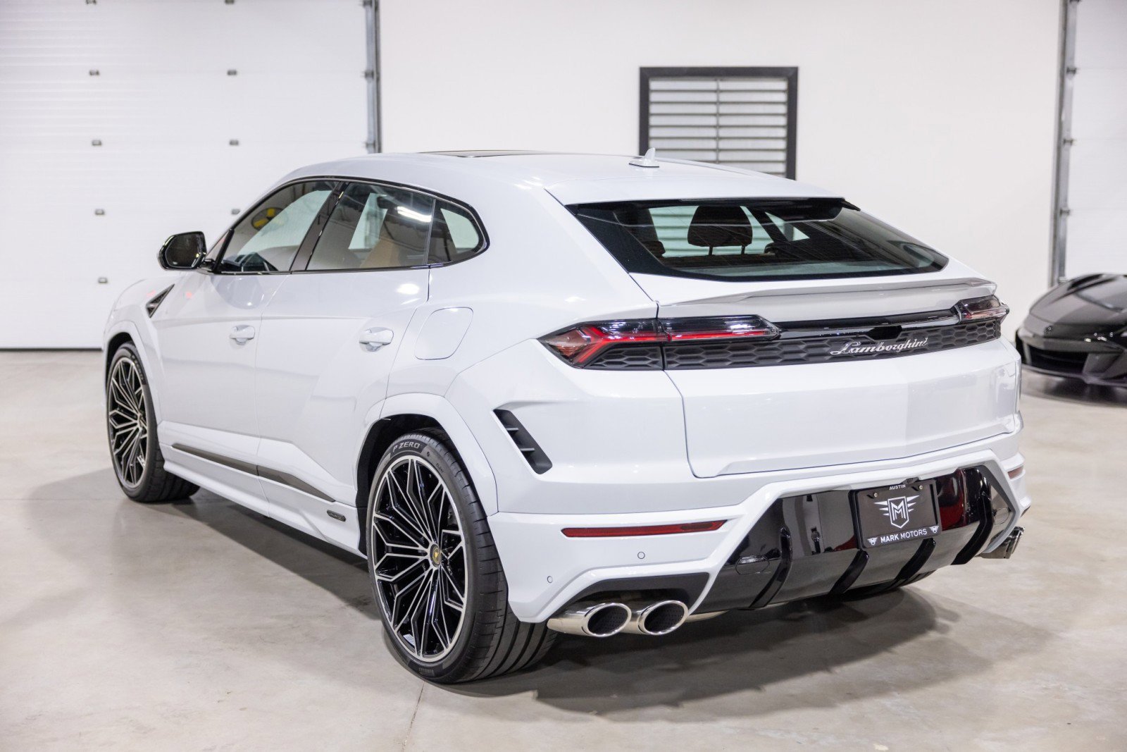 Used 2025 Lamborghini Urus SE image 7