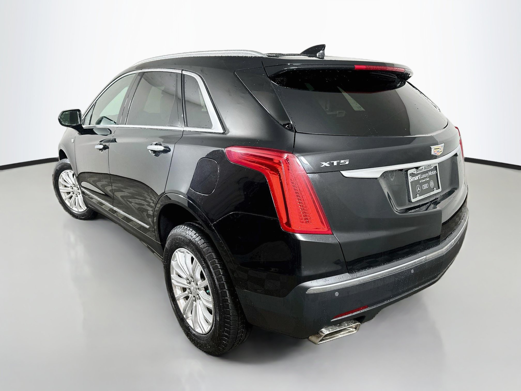 Used 2019 Cadillac XT5 FWD image 5