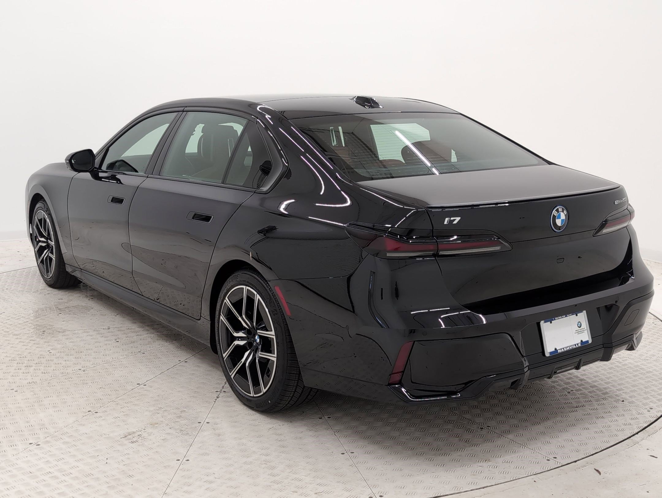New 2025 BMW i7 xDrive60 w/ M Sport Package RWD image 3