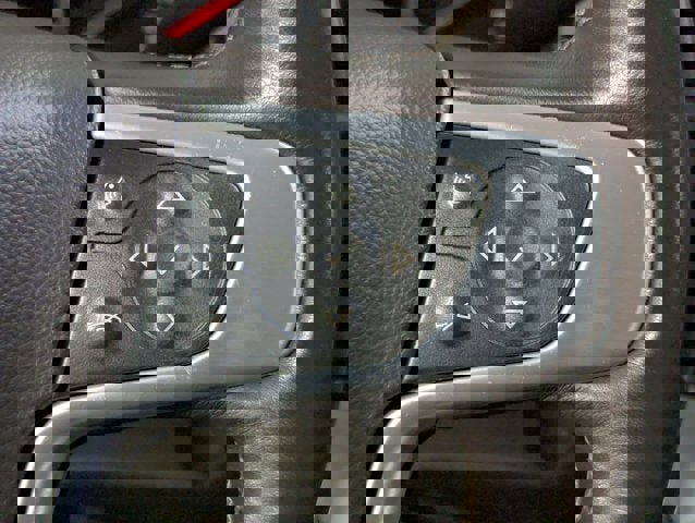 Used 2015 GMC Yukon XL SLT image 39