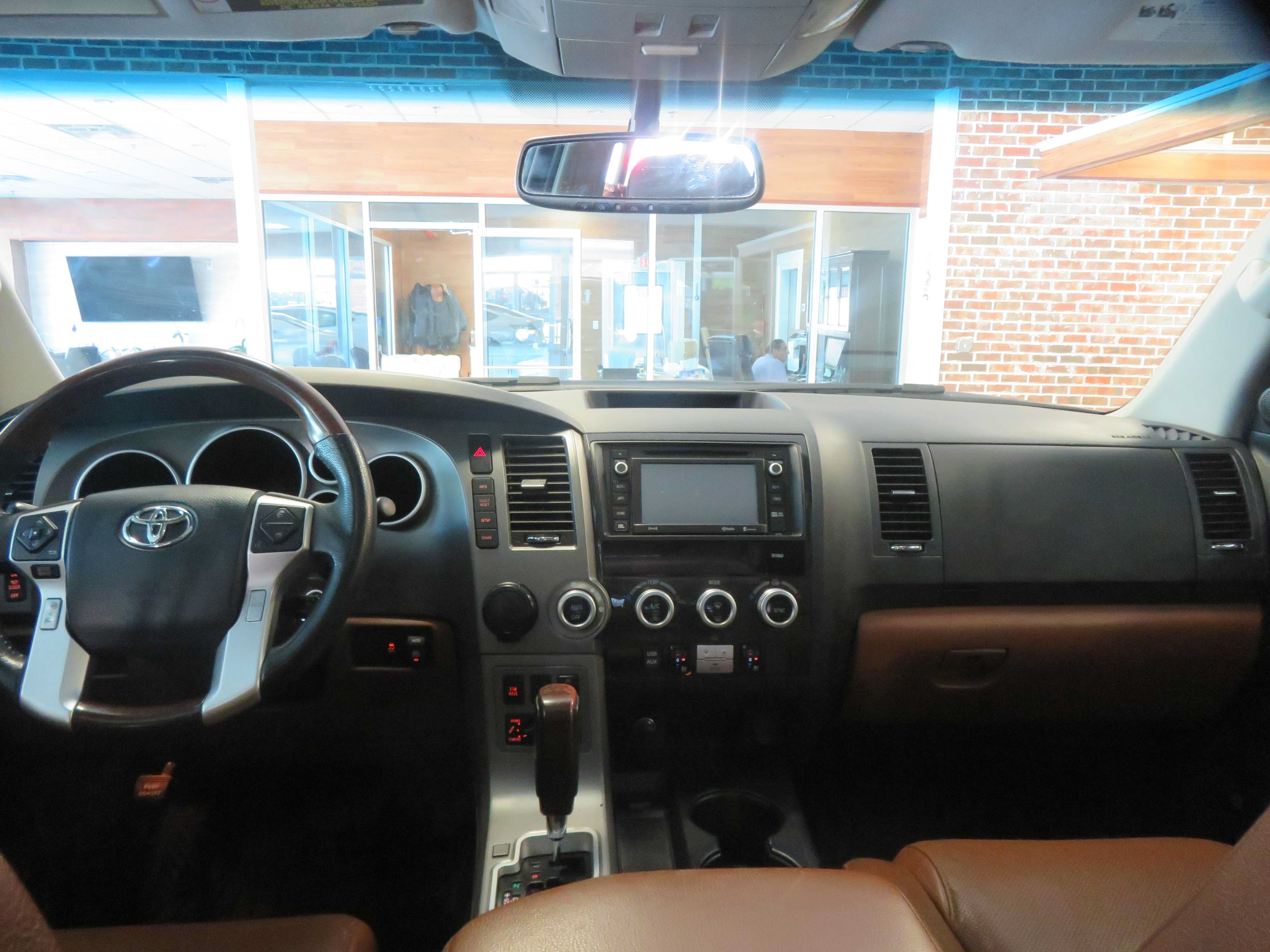Used 2017 Toyota Sequoia Platinum RWD image 57