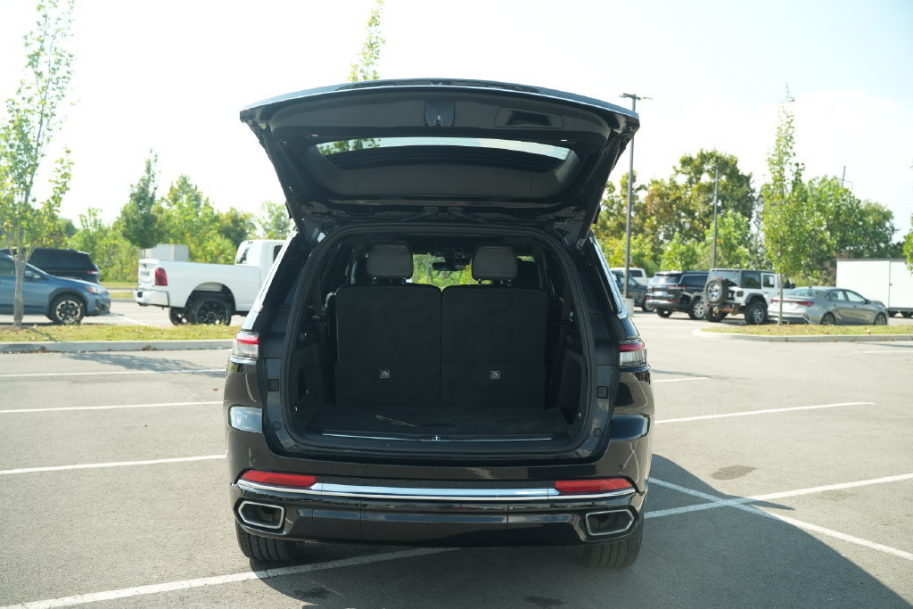 Used 2023 Jeep Grand Cherokee L Overland AWD/4WD image 20