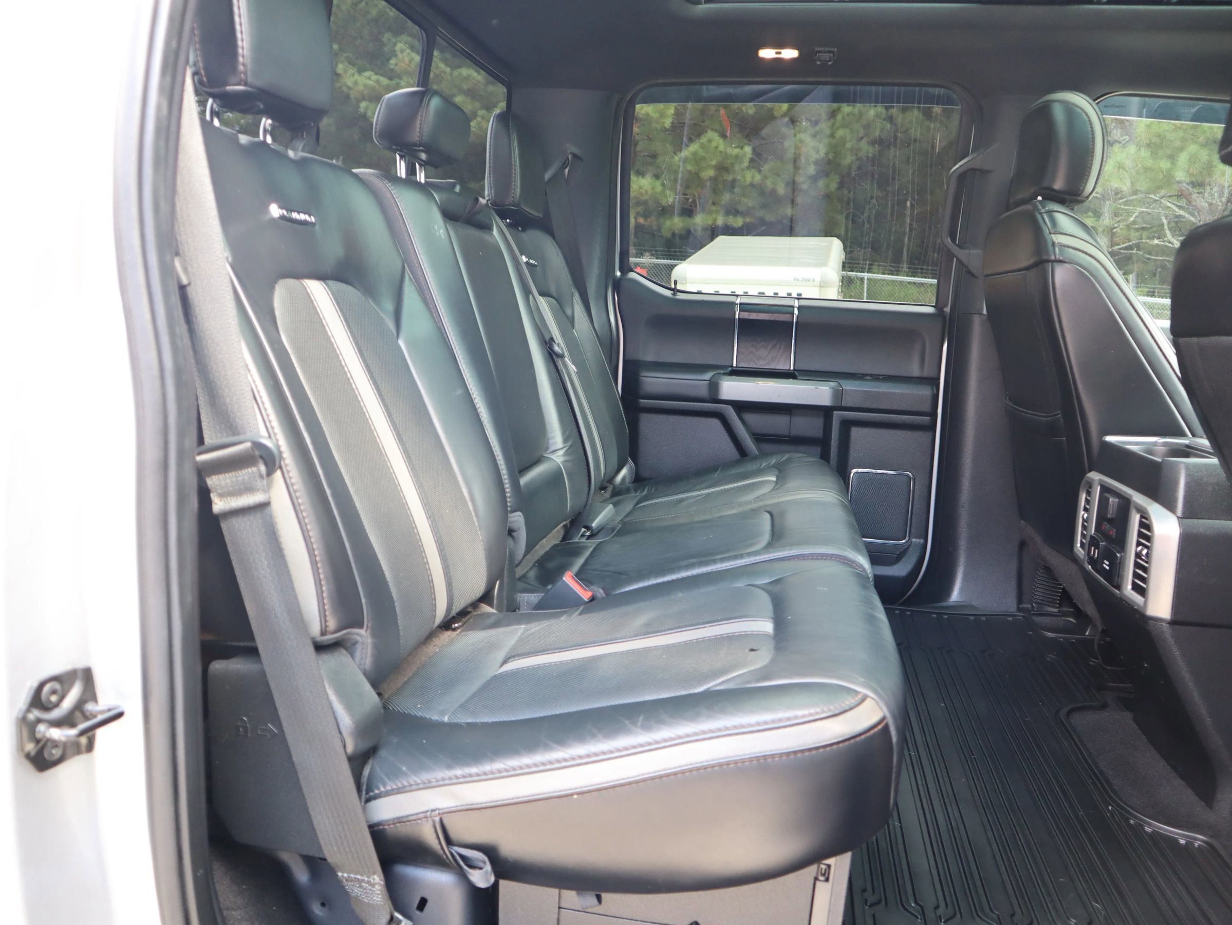 Used 2019 Ford F450 Platinum image 31