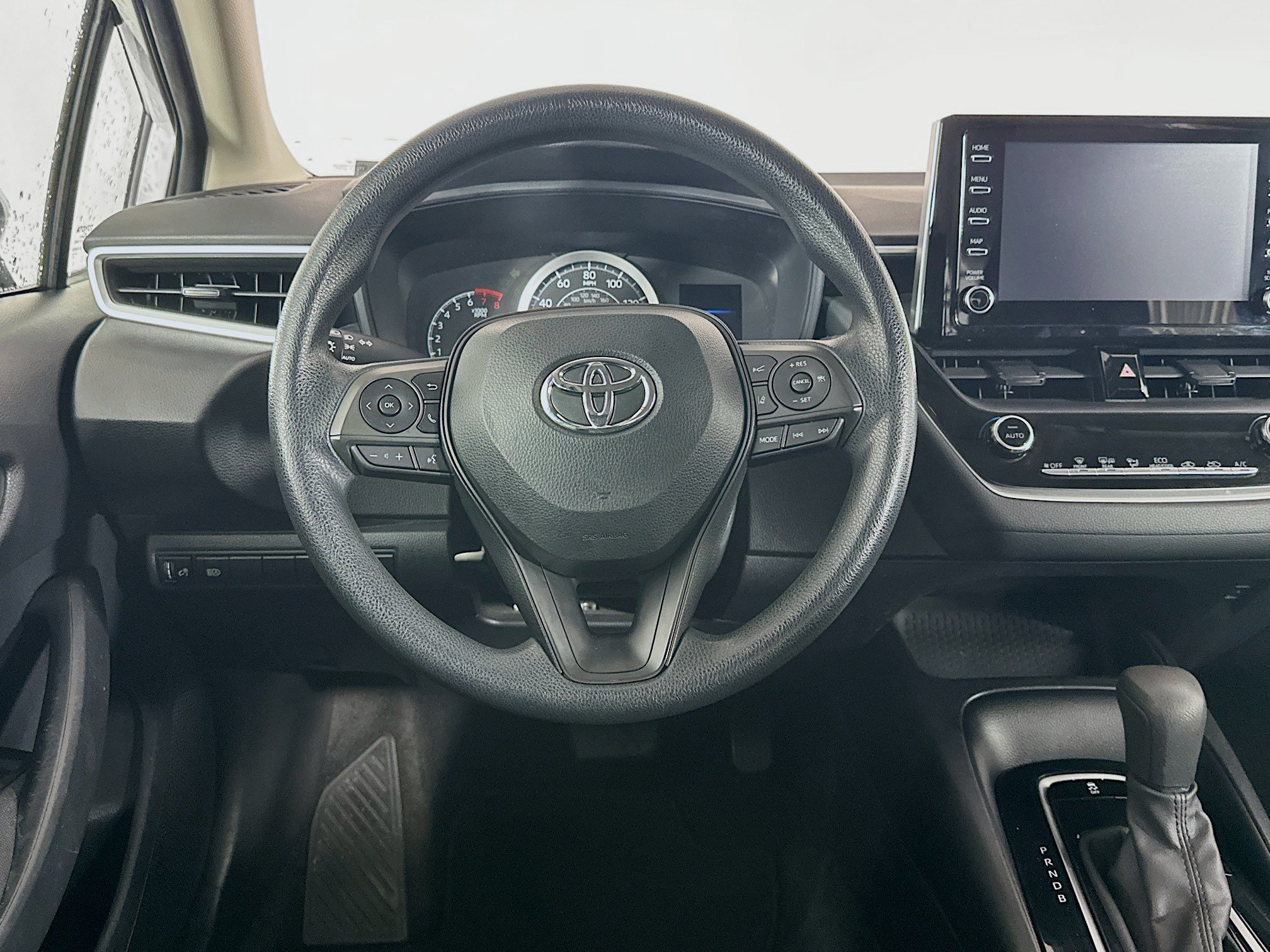 Used 2020 Toyota Corolla LE FWD image 17
