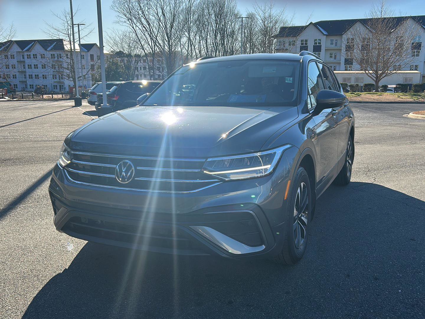 Used 2023 Volkswagen Tiguan S image 2