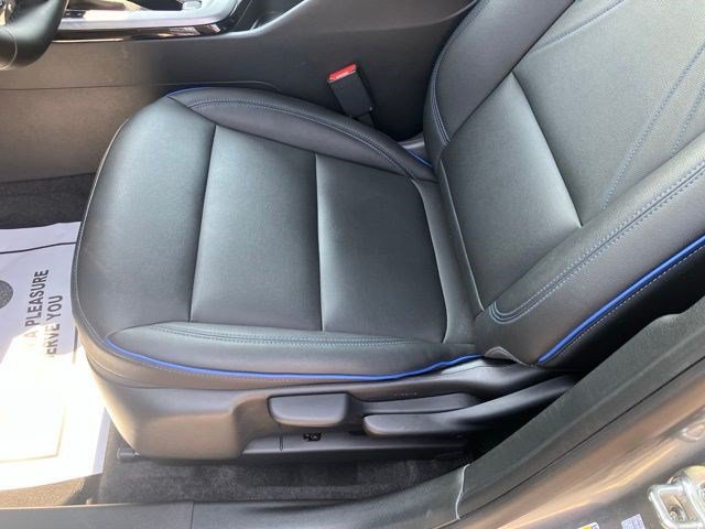 Used 2025 Buick Envista Sport Touring w/ Convenience II Package FWD image 12