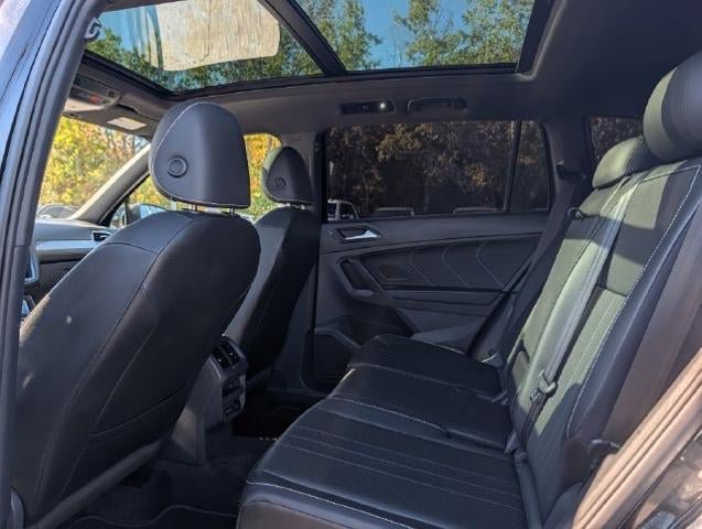 Used 2023 Volkswagen Tiguan SE R-Line AWD/4WD image 8