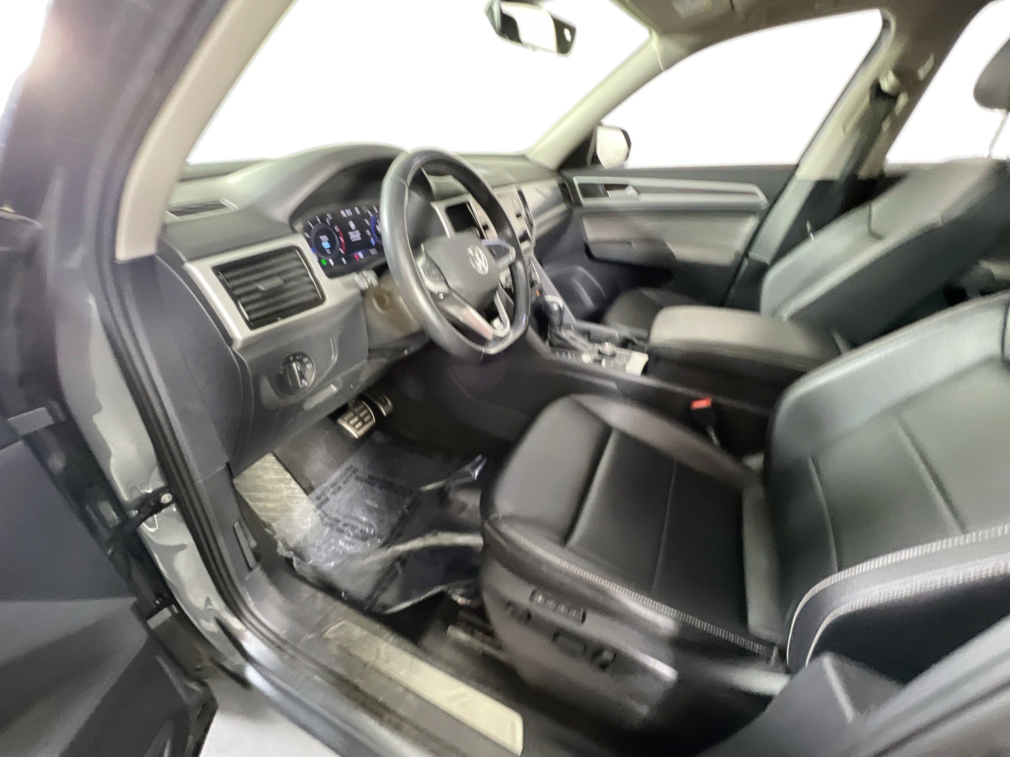 Used 2022 Volkswagen Atlas SEL R-Line image 21