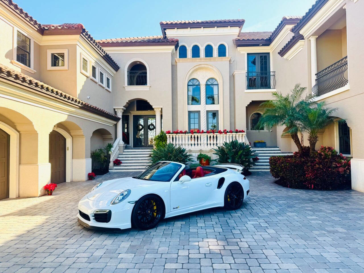 Used 2015 Porsche 911 Turbo S image 2