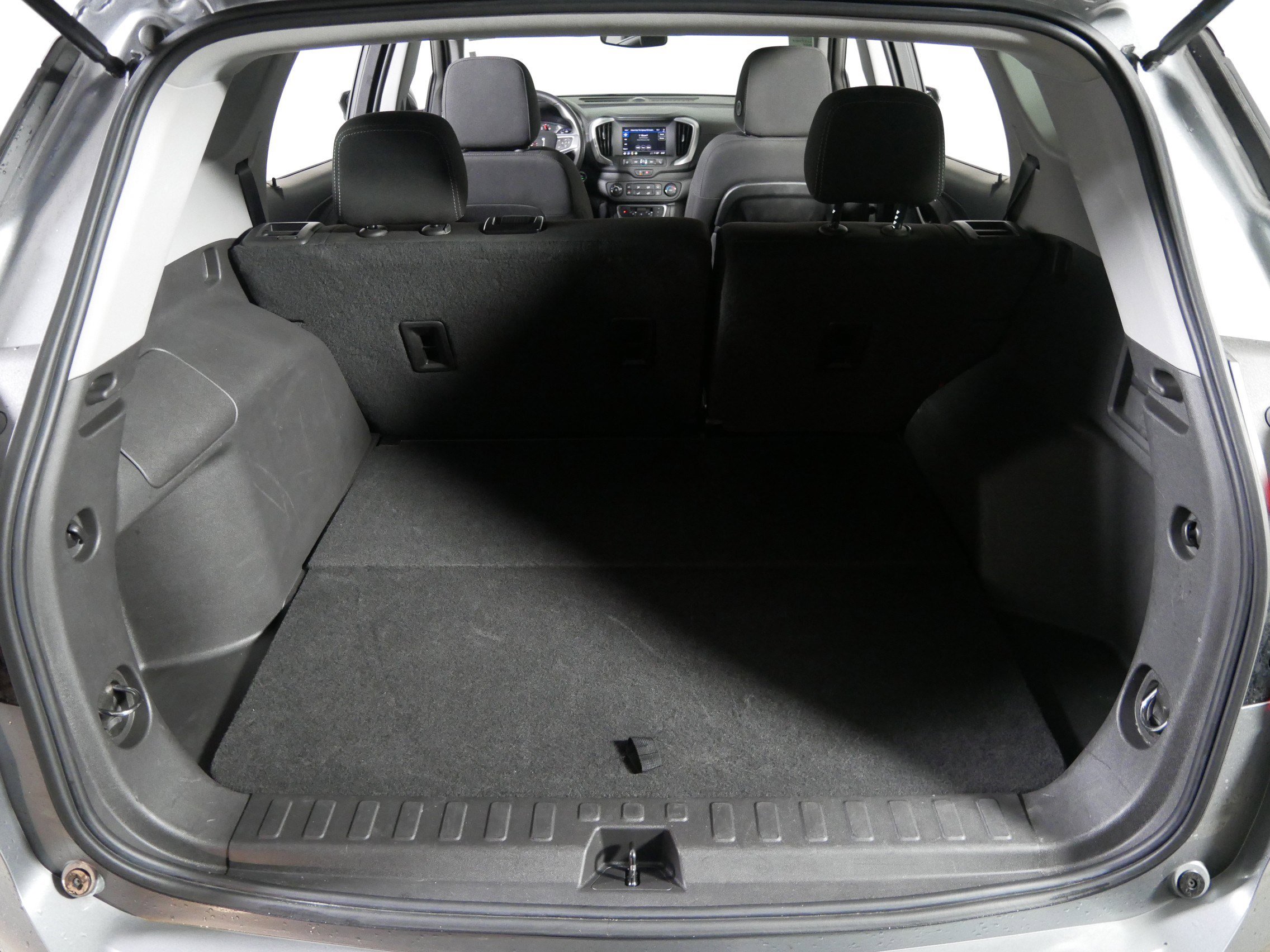 Used 2024 GMC Terrain SLE image 18