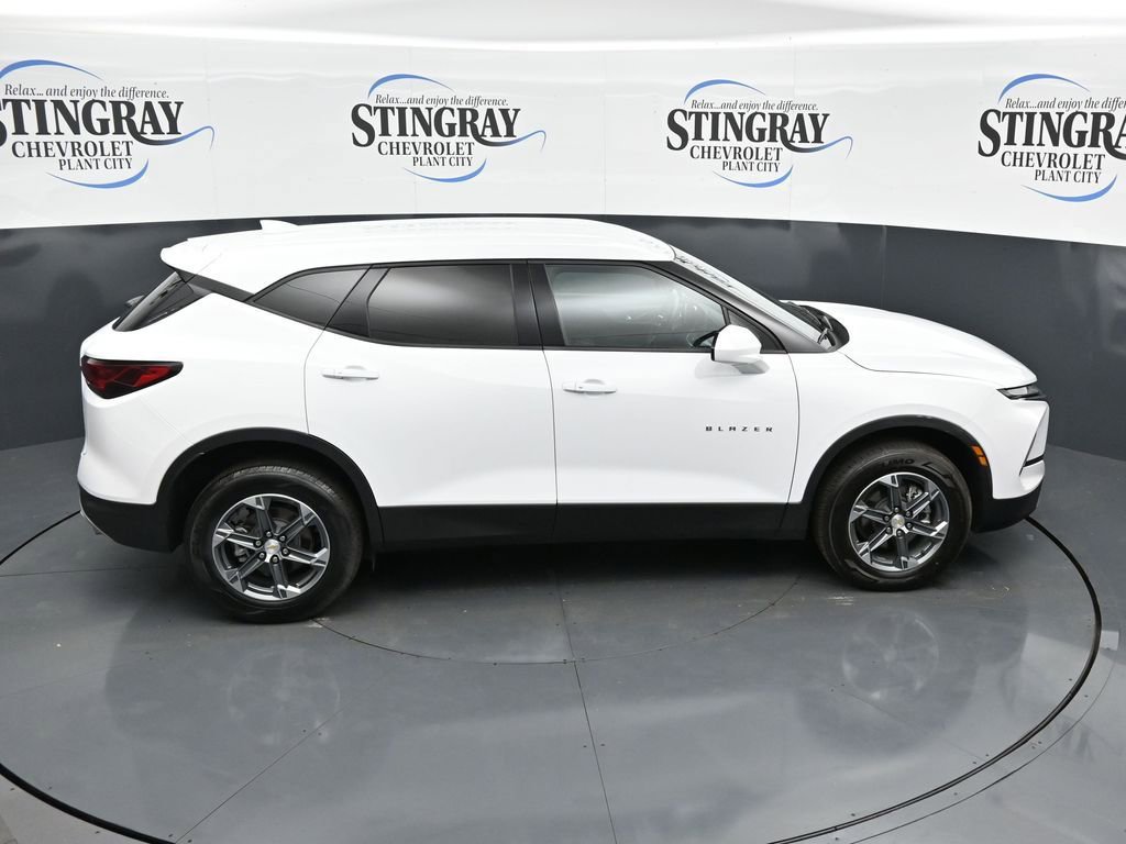 Used 2025 Chevrolet Blazer LT FWD image 25
