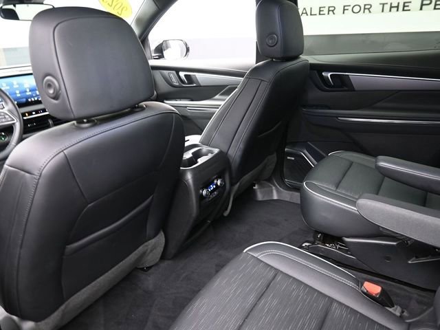 Used 2025 Buick Enclave Sport Touring image 24