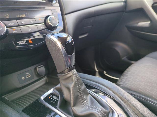 Used 2019 Nissan Rogue SV FWD image 12