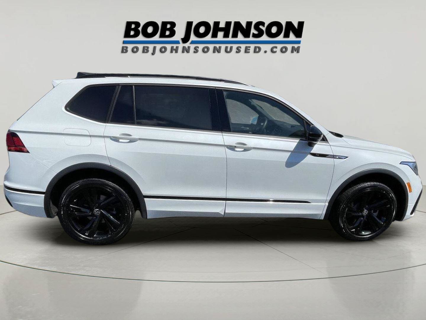 Used 2023 Volkswagen Tiguan SE R-Line FWD image 2