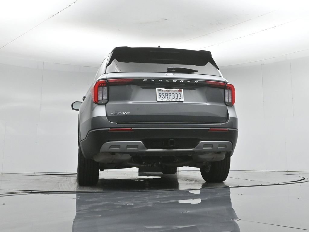 Used 2025 Ford Explorer Active w/ Active Comfort Package RWD image 53