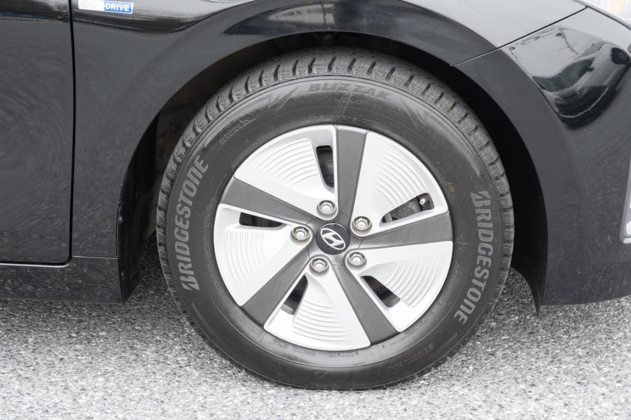 Used 2020 Hyundai Ioniq Blue FWD image 13