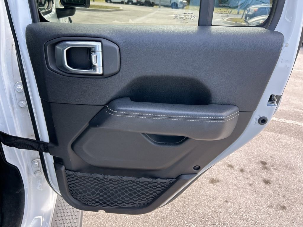 Used 2022 Jeep Wrangler Unlimited Sahara image 38