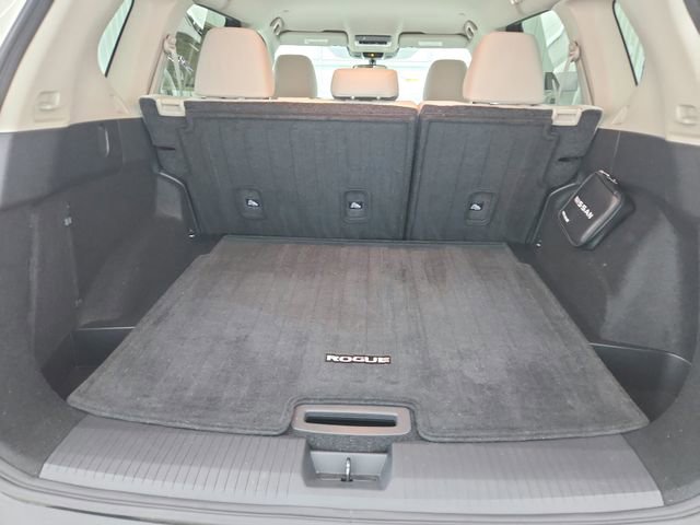 Used 2023 Nissan Rogue SV FWD image 38