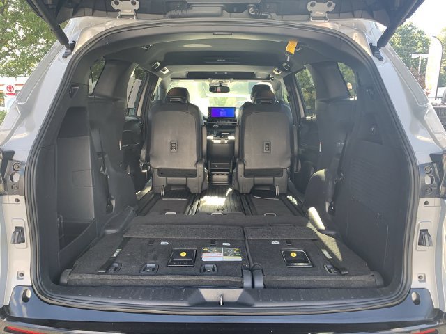 Certified 2025 Toyota Sienna XSE w/ XSE Premium Package AWD/4WD image 39