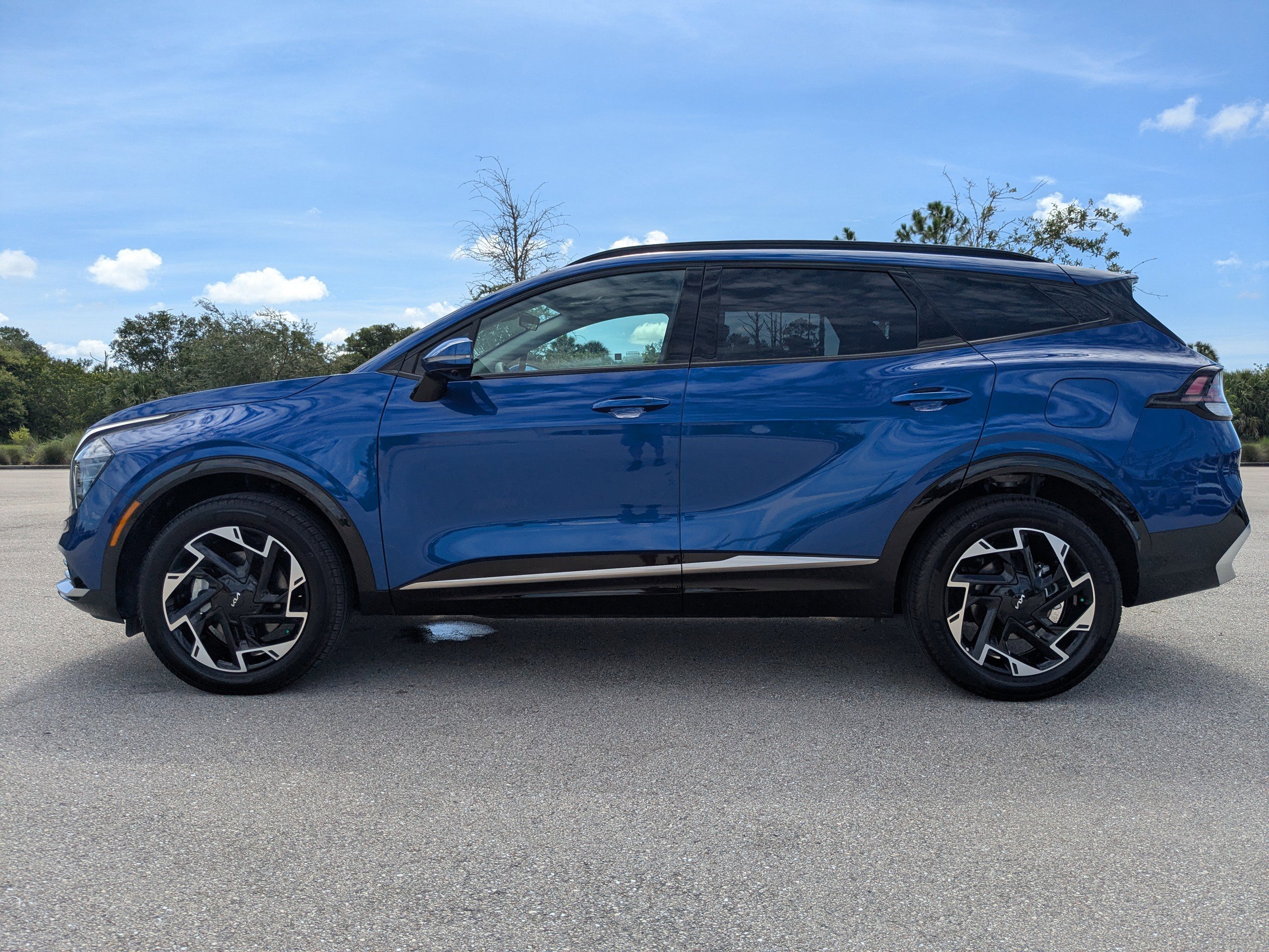 Certified 2025 Kia Sportage SX image 8