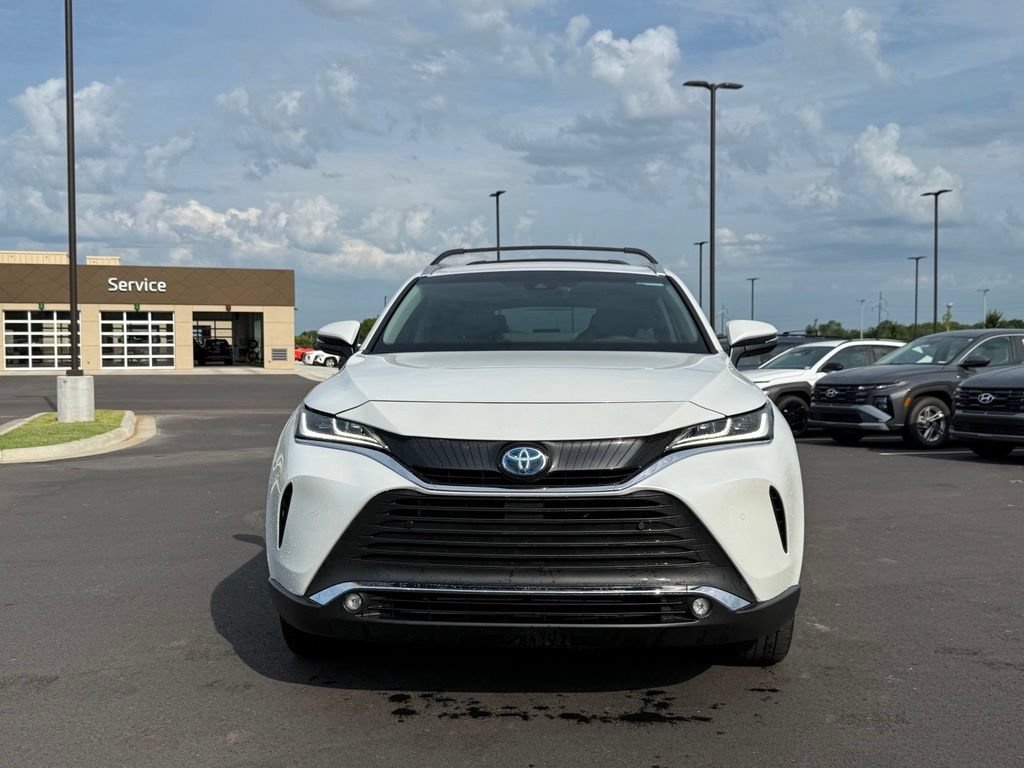 Used 2024 Toyota Venza XLE AWD/4WD image 2