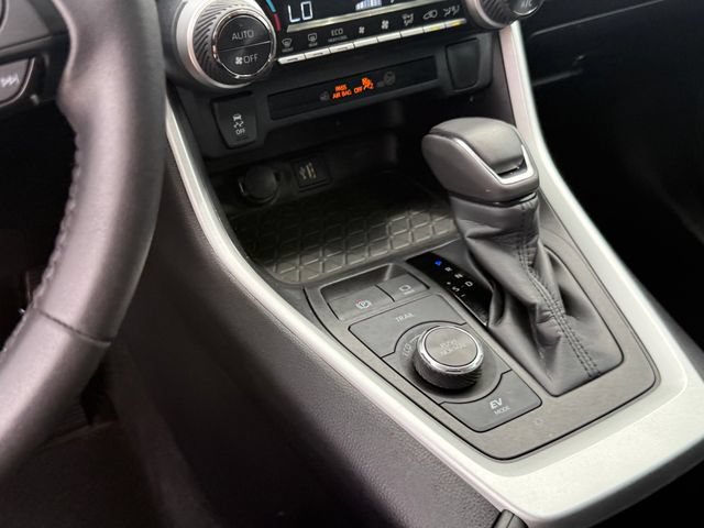 Used 2024 Toyota RAV4 XLE Premium AWD/4WD image 19