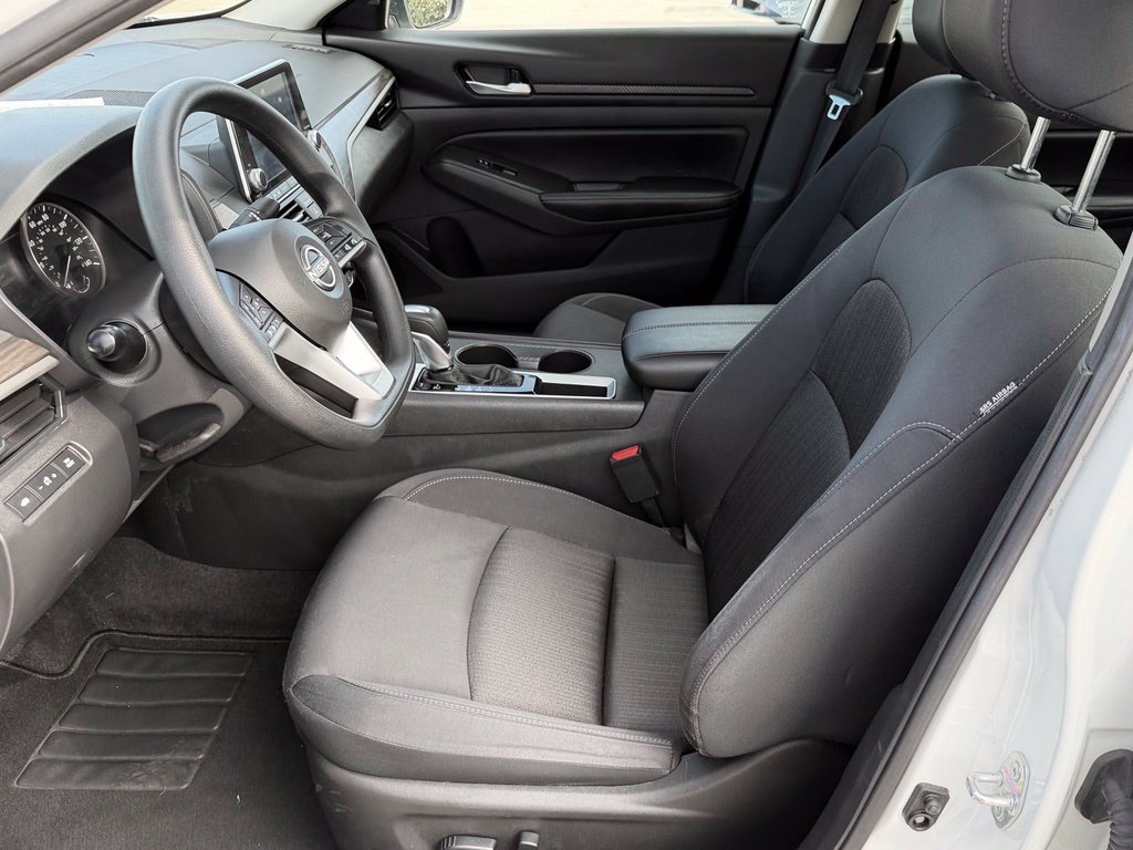 Certified 2025 Nissan Altima 2.5 SV FWD image 12