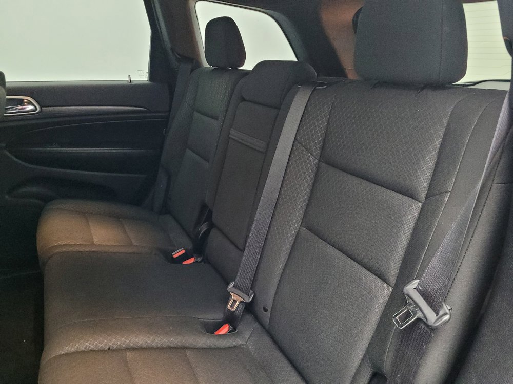 Used 2019 Jeep Grand Cherokee Laredo RWD image 18