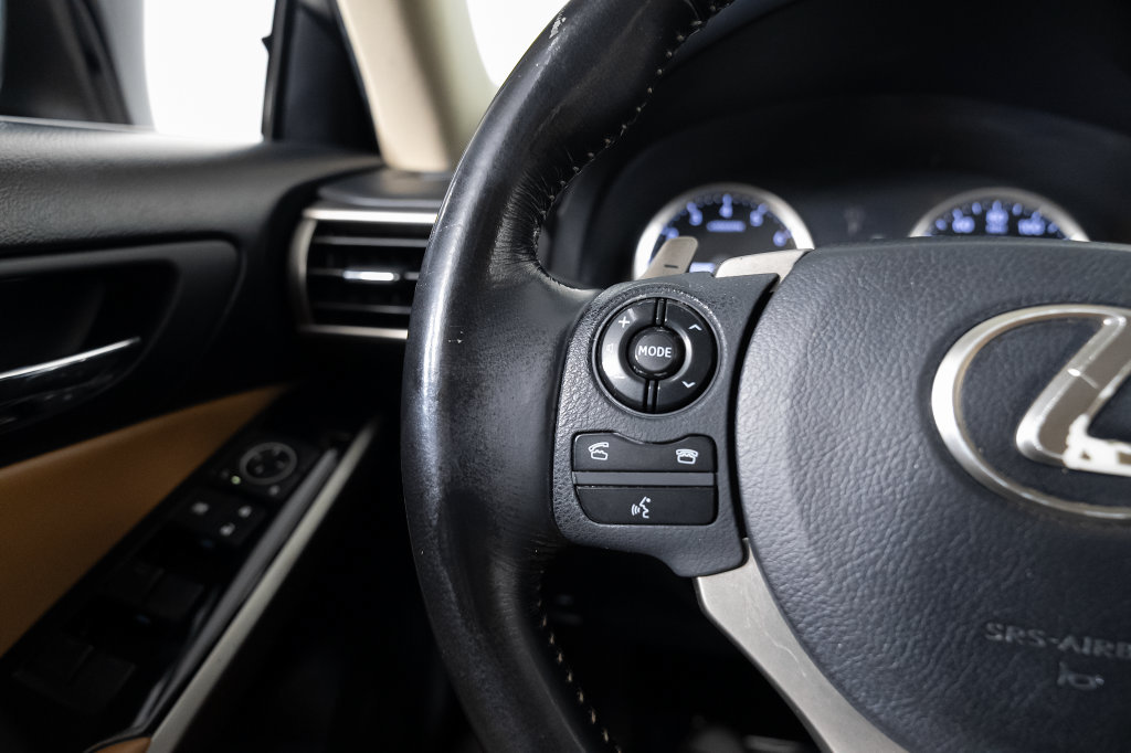 Used 2016 Lexus IS 200t RWD image 27