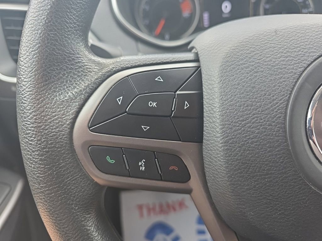 Used 2019 Jeep Cherokee Latitude w/ Popular Appearance Group image 19