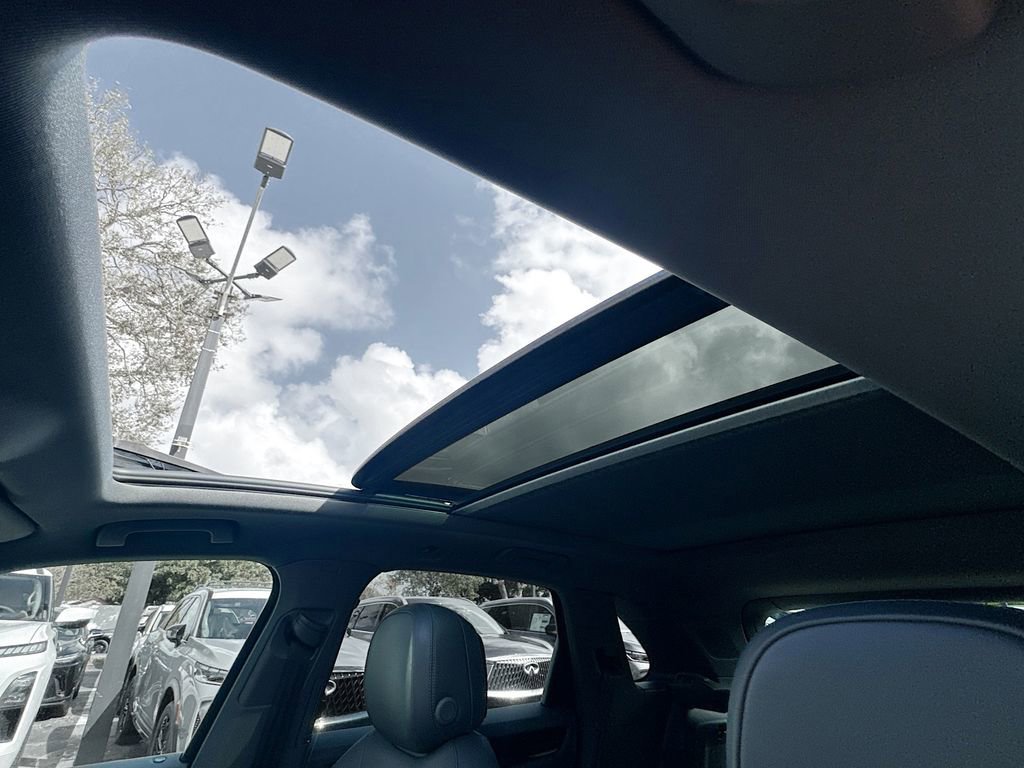 Used 2019 Porsche Cayenne Base image 24