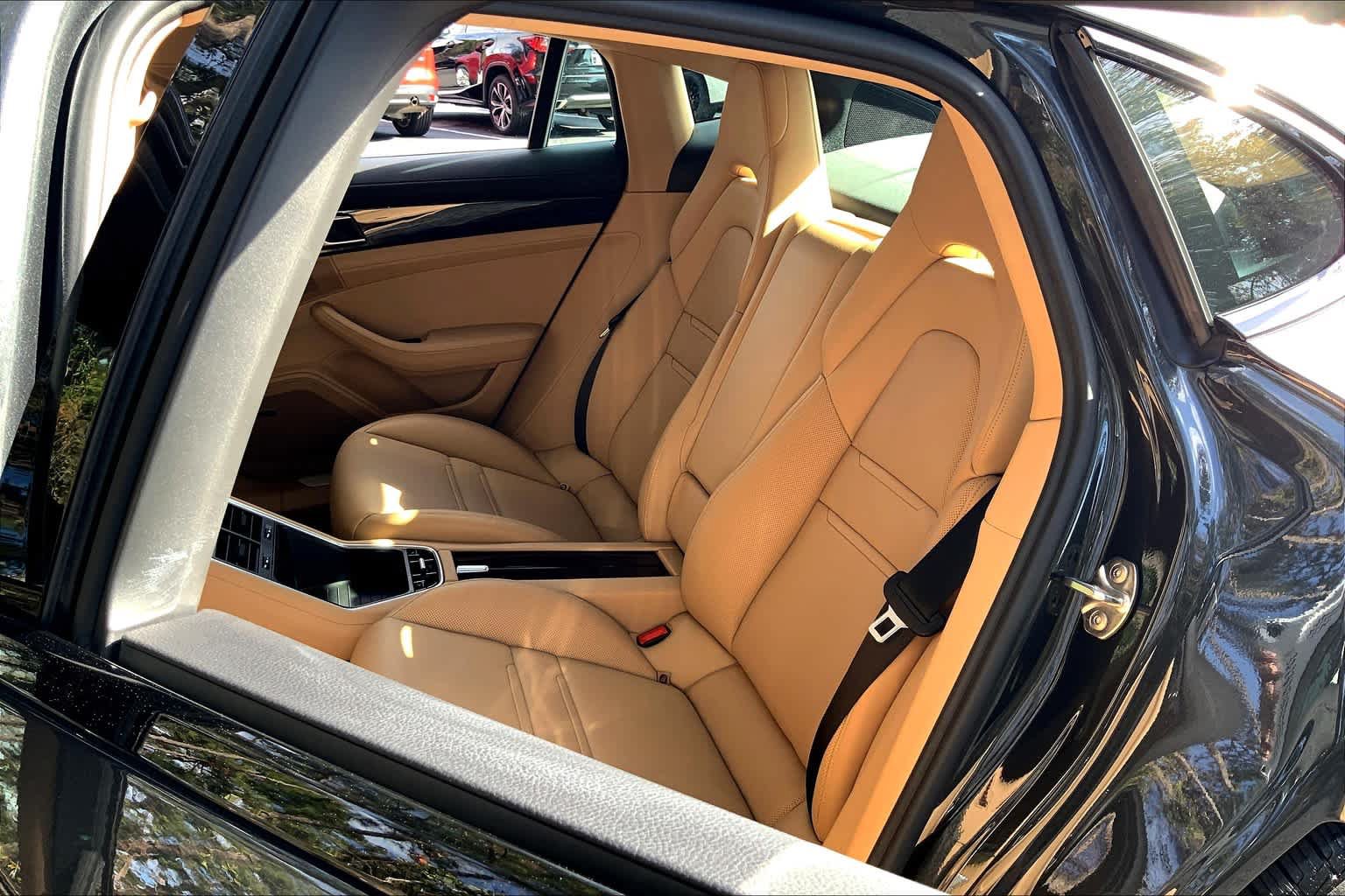 Used 2018 Porsche Panamera RWD image 21