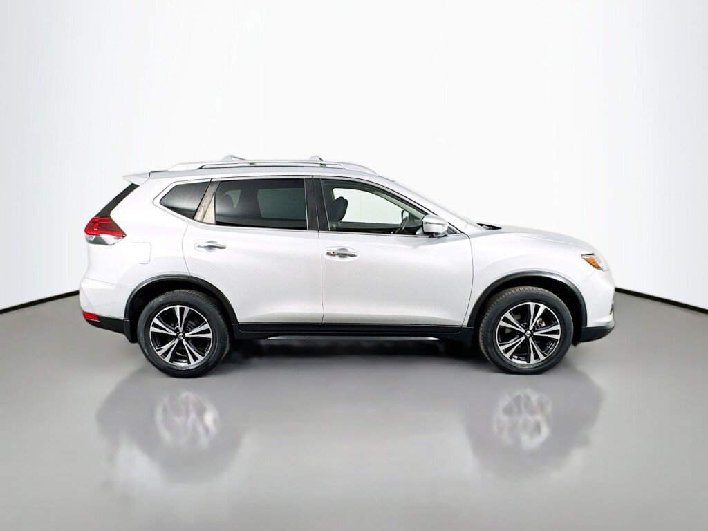 Used 2020 Nissan Rogue SV w/ Sun & Sound Touring Package AWD/4WD image 6