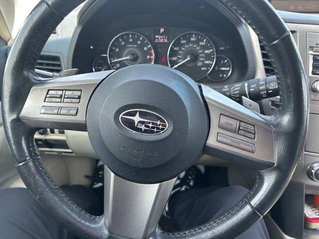 Used 2011 Subaru Outback 2.5i Premium image 3