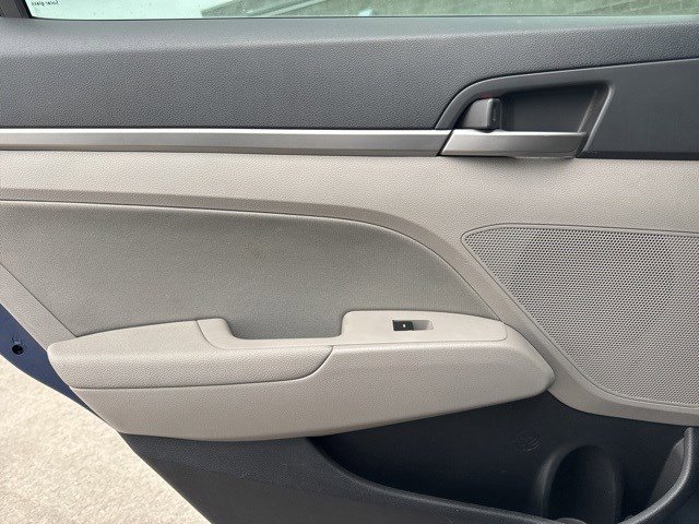 Used 2017 Hyundai Elantra SE image 12